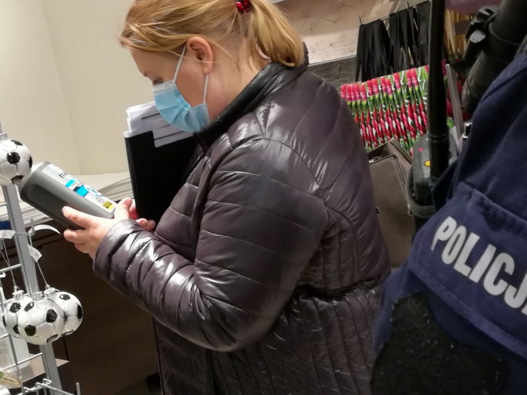 Toruń: Sanepid i policja w galeriach handlowych. To nie koniec