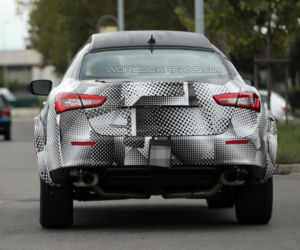 Maserati Levante - zdjęcia szpiegowskie