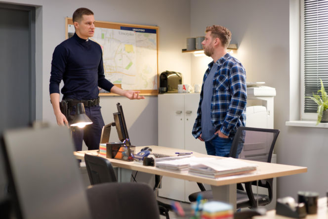 "Uroczysko", odcinek 212: aresztowanie Daniela i odkrycie ładunku C4 pogrążają śledztwo w chaosie