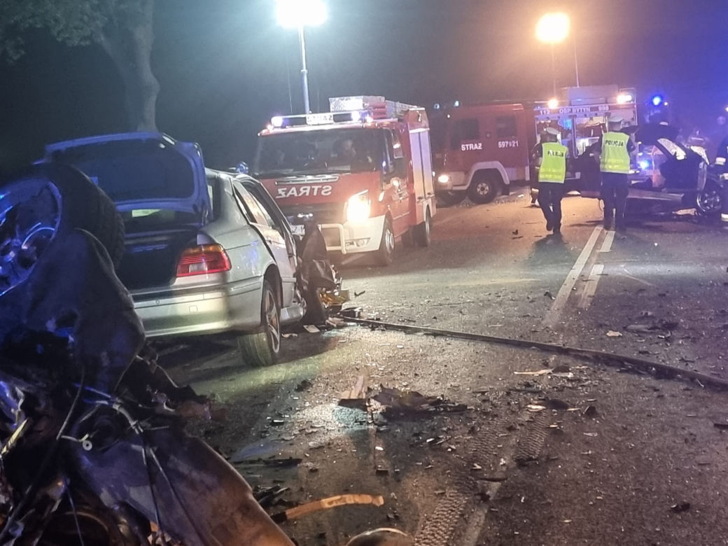 Potężne zderzenie na DK 92! Nie żyje młody kierowca! 