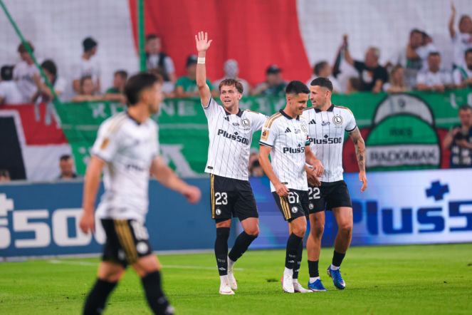 Legia znów nie znalazła sposobu na Cracovię. Sędzia skrzywdził Pasy?