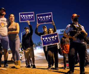 Protestujący zwolennicy prezydenta Donalda Trumpa 