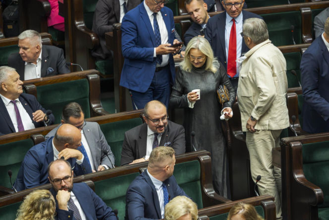 Powakacyjna rewia mody w Sejmie