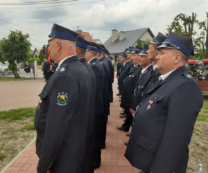 Dąbrówka Stany, gmina Skórzec: nowym wozem strażackim, po nowej drodze, do nowej szkoły