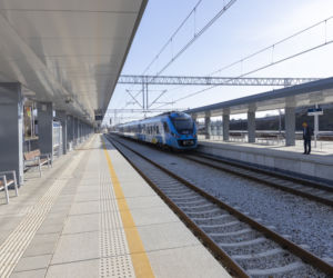 Podróż koleją ze Szczecina do Poznania coraz wygodniejsza. Modernizowane są kolejne stacje i przystanki