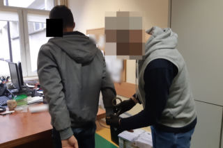 Wola: chwile grozy w sklepie - złodziej GROZIŁ EKSPEDIENTCE MŁOTKIEM