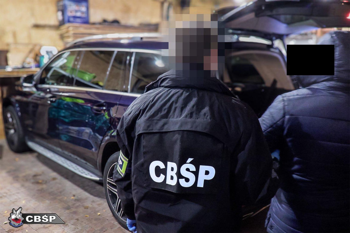 CBŚP i Straż Graniczna rozbiły grupę legalizującą pobyt cudzoziemcom