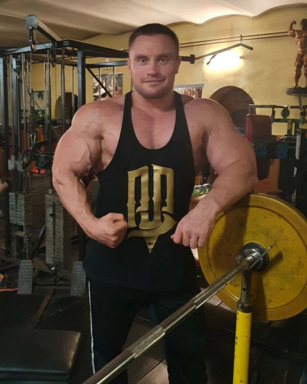 Tak wygląda Krzysztof Radzikowski bez koszulki