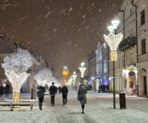 W Lublinie czuć klimat zbliżających się świąt. Iluminacje już świecą [GALERIA]