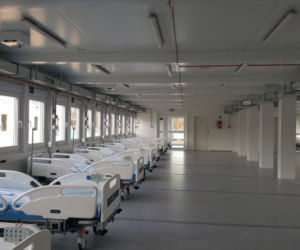Płock. Tak wygląda szpital polowy! Prezes PKN Orlen oprowadzał dziennikarzy [ZDJĘCIA]
