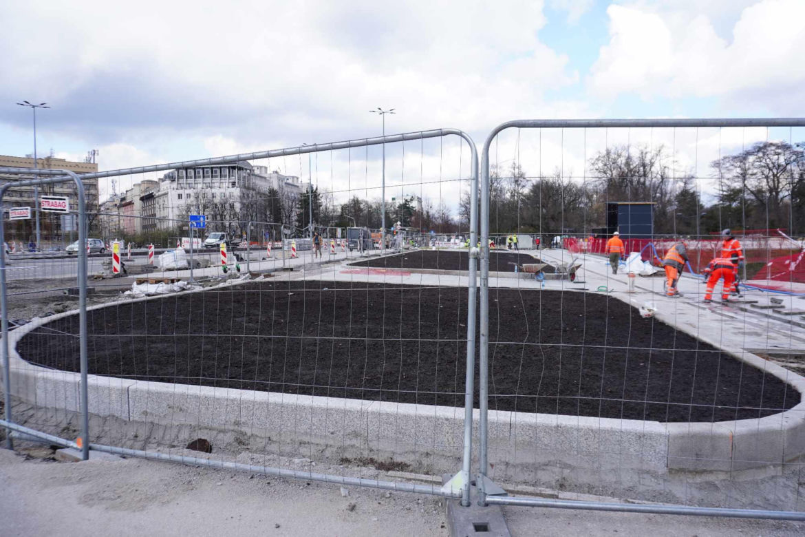 Przebudowa Placu na Rozdrożu w ogniu krytyki 