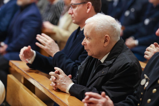 Jarosław Kaczyński na otwarciu wystawy pt. „Katyń 1940 - Smoleńsk 2010. Anatomia kłamstwa” w Muzeum Miejskim w Jastrzębiu-Zdroju