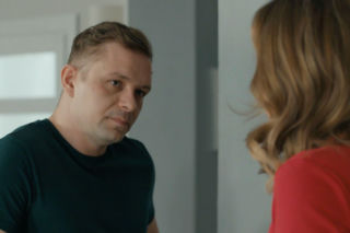 Barwy szczęścia, odcinek 3416: Asia (Anna Gzyra-Augustynowicz) , Hubert (Marek Molak)