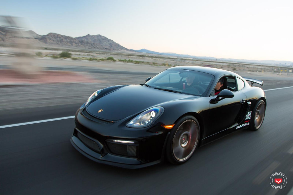Porsche na felgach Vossen