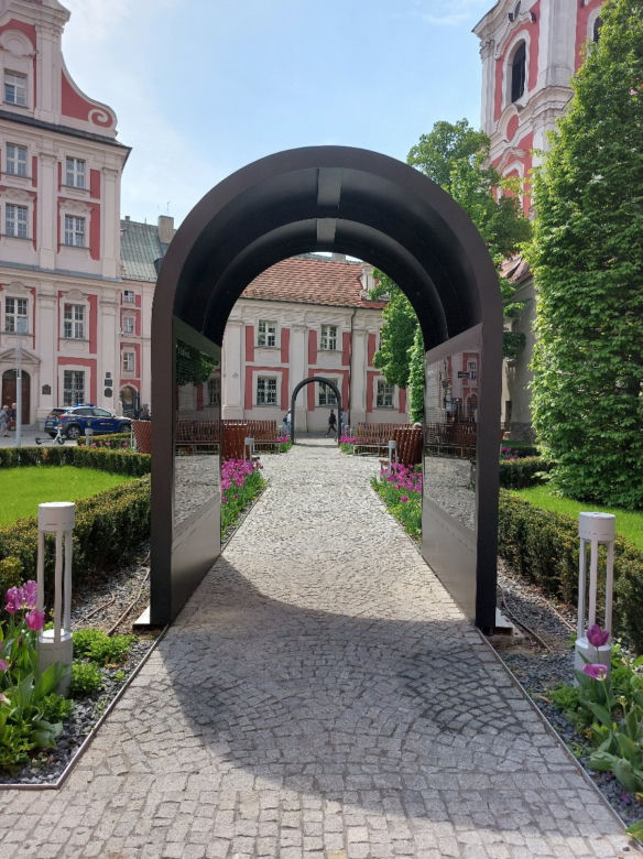 Plac Kolegiacki - nowa przestrzeń z wyjątkową historią