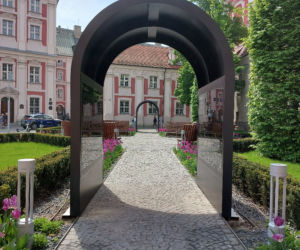 Plac Kolegiacki - nowa przestrzeń z wyjątkową historią