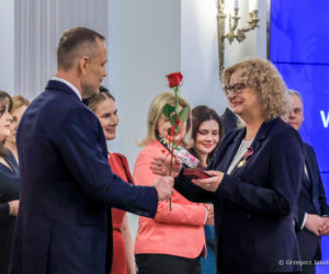 Marta Nawrocka w czerwieni