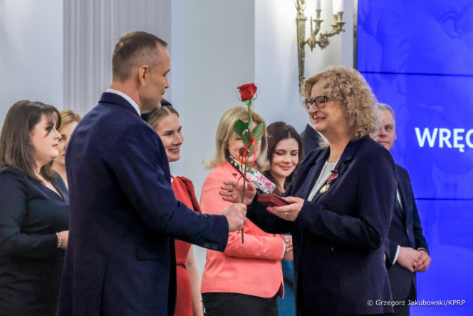 Marta Nawrocka w czerwieni