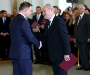 PREZYDENT CHCE WYRZUCENIA MACIEREWICZA