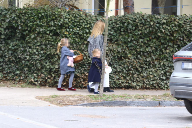 Kasia Tusk z córkami z koszyczkiem przyjechali do Donalda