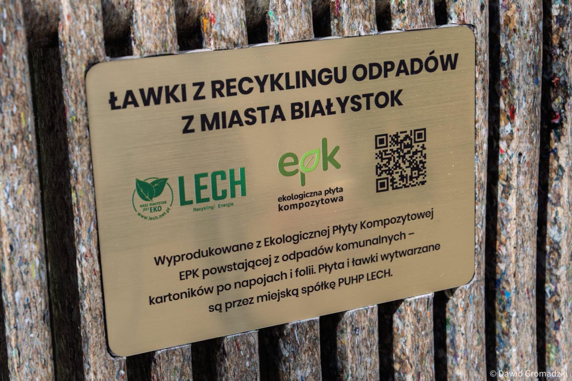 Zrobili ławki z... kartonów po mleku! Tak można zarobić miliony na śmieciach