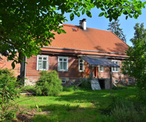 Drewniany dom w Jazowej na Żuławach - zabytek z 1887 r. odzyskał blask po pożarze