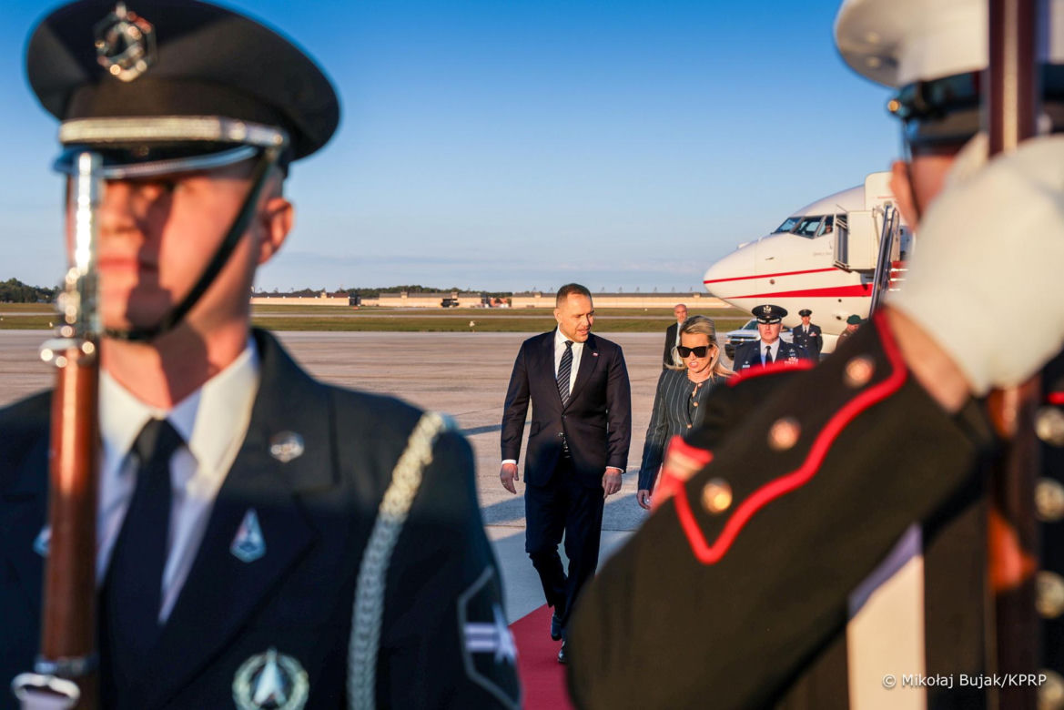 Karol Nawrocki wylądował w USA. Dziś spotka się z Donaldem Trumpem