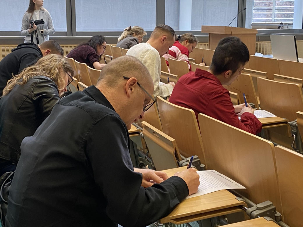 Siedlczanie sprawdzali wiedzę z języka polskiego. Kolejna edycja Dyktanda Siedleckiego za nami