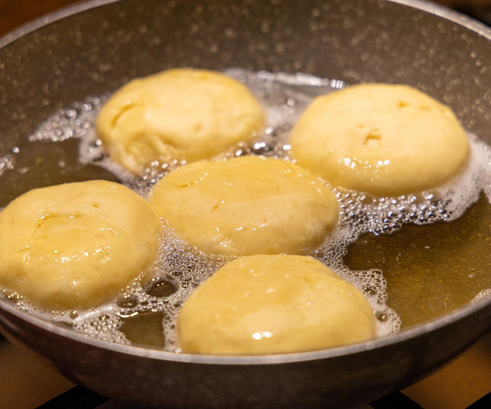 Co zrobić z tłuszczem po smażeniu pączków? 