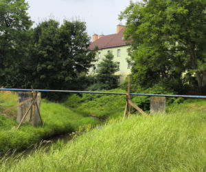 Kładka na Wątoku w Tarnowie tymczasowo zamknięta. Decyzja miasta zaskoczyła mieszkańców