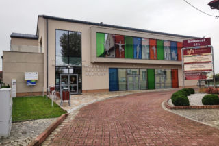 To jedno z najpiękniejszych miast w województwie małopolskim. Kiedyś było wsią, która należała do biskupów krakowskich