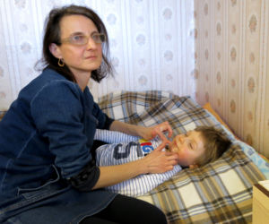Mama Radka jest niemal niewidoma