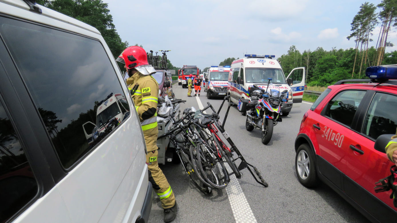 Nie żyje 12-letnia Pola. Dramatyczne kulisy tragicznego wypadku na S3. "Boże, nie zabieraj mi siostry". Serce pęka 