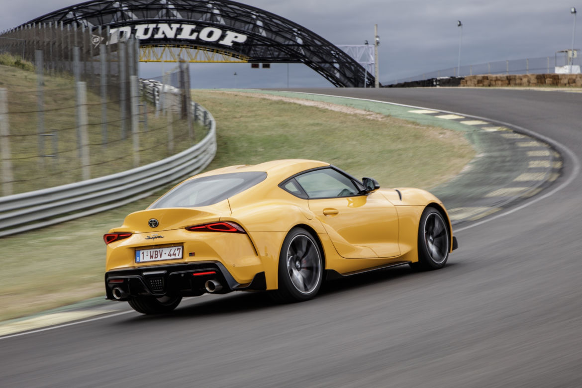 Toyota GR Supra w kolorze Nitro Yellow