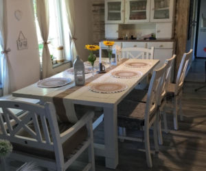 Remont drewnianej chaty w Bełdnie