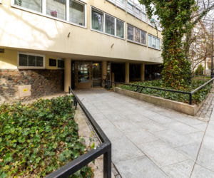 Dom Pod Żaglem na Alei Przyjaciół w Warszawie