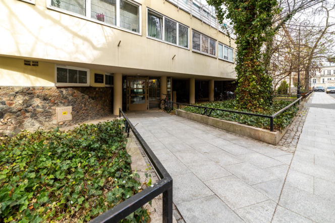 Dom Pod Żaglem na Alei Przyjaciół w Warszawie