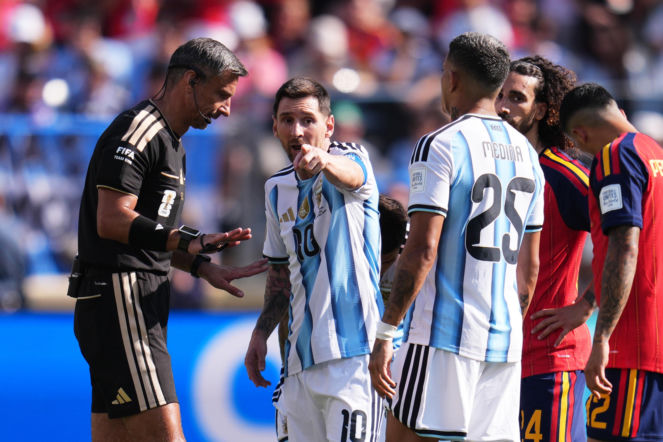 Będzie powtórka finału mundialu?! Argentyńczycy uderzyli w sędziego, mnóstwo podpisów pod petycją!