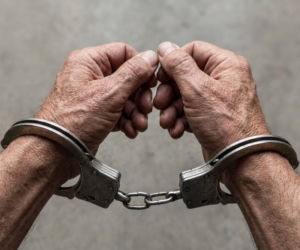 Oszustwo na policjanta w Bytomiu. Seniorka wyrzuciła oszczędności przez okno