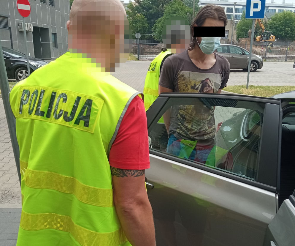 Łódź. Rozbój na stacji benzynowej na Śmigłęgo Rydza: 33-latek zabarykadował drzwi, wskoczył na ladę i sterroryzował ludzi