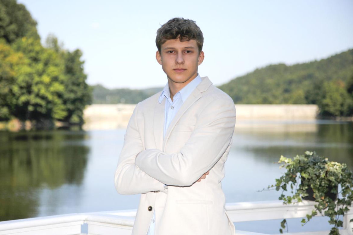 "Pierwsza Miłość": serialowy Tomek dorastał na oczach widzów! Tak zmienił się Oskar Wojciechowski. Dziś to już dorosły mężczyzna!