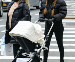 Gigi Hadid na spacerze z córką