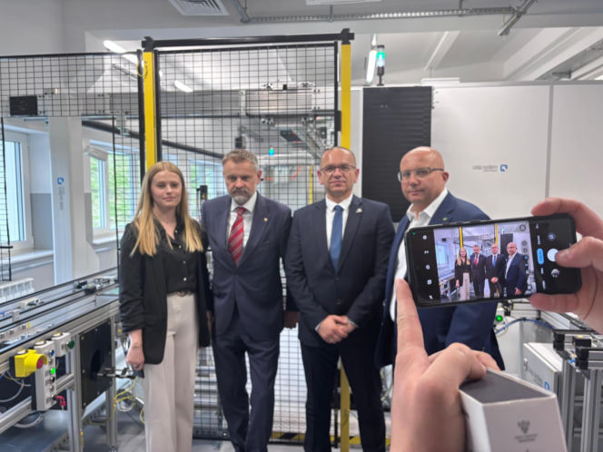 Nowoczesne Centrum Badań Nieniszczących w Gamracie otwarte