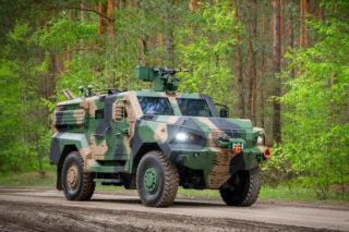 Huta Stalowa Wola i CSG zacieśniają współpracę. Kontrakt na setki podwozi Waran 4x4 i Heron 6x6 dla Wojska Polskiego