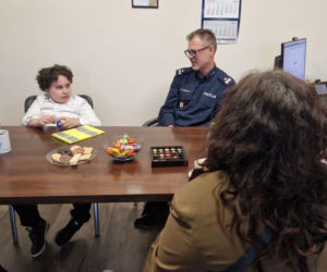 9-letni Omar jednym telefonem uratował życie mamy