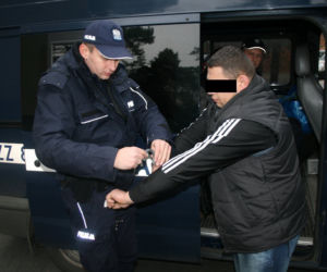 KARCZEW: Zatrzymano mężczyznę poszukiwanego listem gończym. Przestępca wpadł przez przypadek