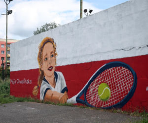 Poznański artysta stworzył mural dla Mai Chwalińskiej. Kryje się za nim ważne przesłanie!