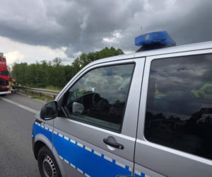 Auto spadło z wiaduktu. Dwie osoby nie żyją