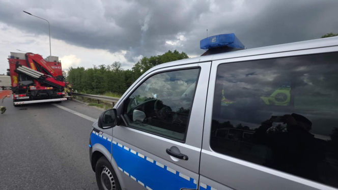 Auto spadło z wiaduktu. Dwie osoby nie żyją