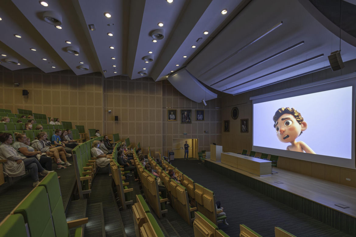 Sala kinowa w Dziecięcym Szpitalu Uniwersyteckim w Krakowie